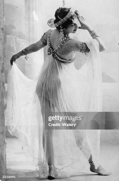 The infamous Dutch spy Mata Hari, real name Margarete Geertruida Zelle who was born in Leeuwarden and became a dancer in France is performing the...