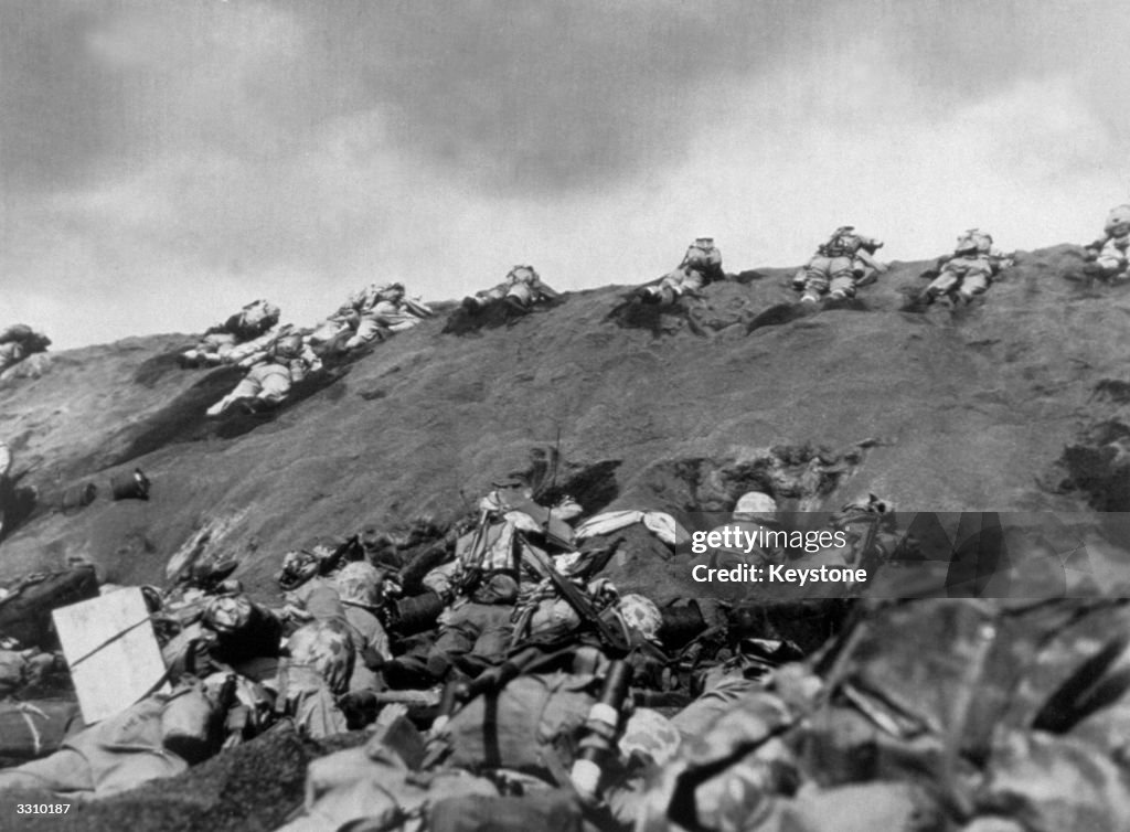 Advance On Iwo Jima