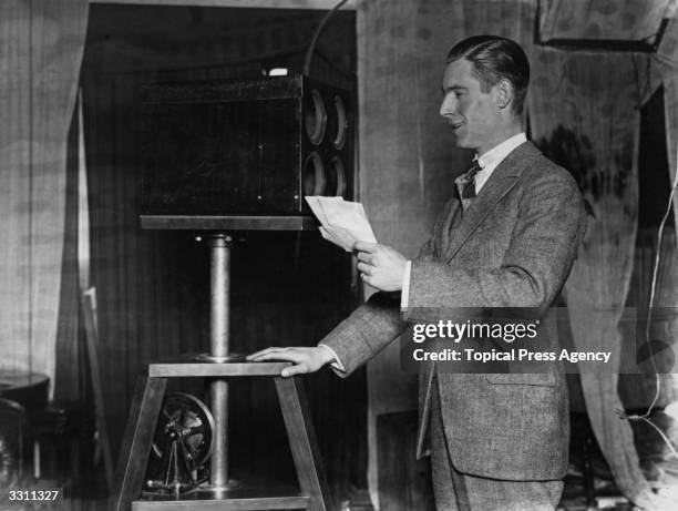 Stanton Jeffries, known as 'Uncle Jeff', broadcasting from Marconi House in the early days of the BBC.