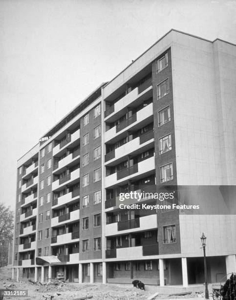 The 'Tecton' Flats, Islington, London, faced with brown bricks and cream coloured tiles.