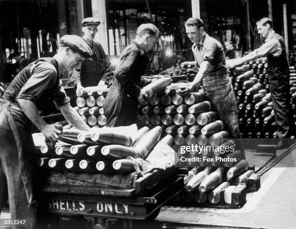 Ww2 Shell Making Machine Weapons Wwii Photos and Premium High Res Pictures - Getty Images