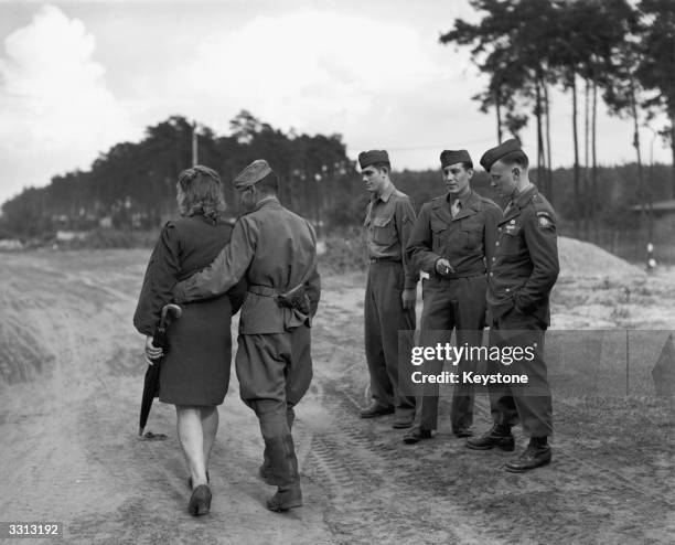 Fraternisation GIs take a lesson in fraternisation from one of their Russian allies ...