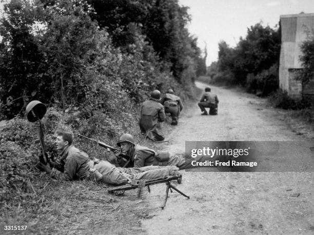 Ww2 Rifle Scene Ww2 Sniper Rifle Photos and Premium High Res Pictures - Getty Images
