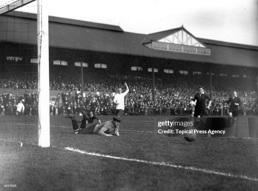 Fulham V Bury