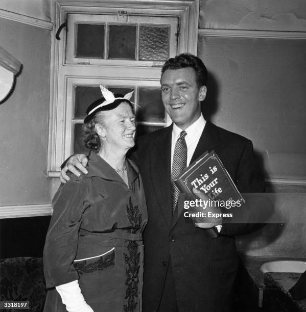 278 Eamonn Andrews Photos High Res Pictures Getty Images 278-eamonn-andrews-photos-high-res-pictures-getty-images