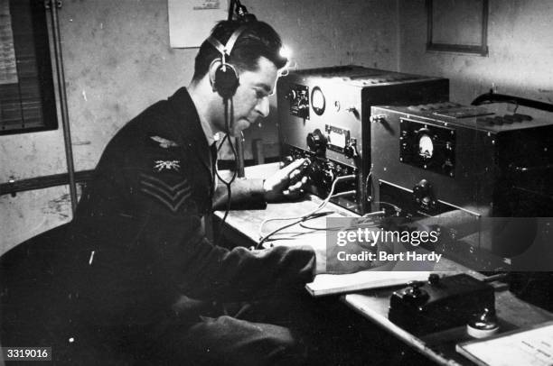 Military Radio Operator Photos and Premium High Res Pictures - Getty Images