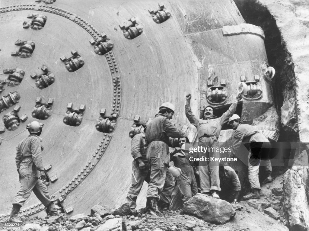 Tunnel Diggers