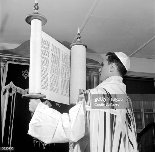 Turag Rabbi Rabbi Temple Photos and Premium High Res Pictures - Getty Images