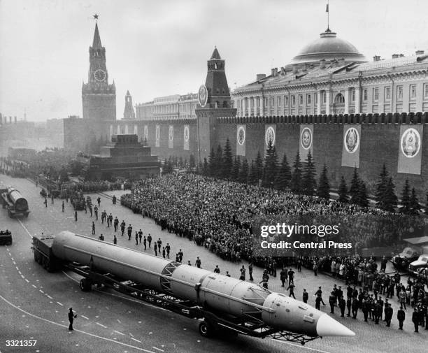 Russian Intercontinental Missile crossing Red Square during the military parade in Moscow marking the 20th Anniversary of the end of the war in...