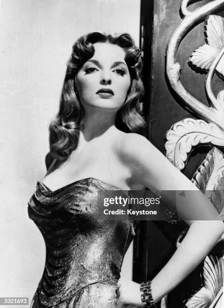 American singer and Actress Julie London, best known for her rendition of 'Cry Me A River'.