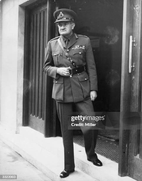 Field Marshal Sir William Slim CIGS outside the Royal Naval College, Greenwich, London. He is arriving for the Exercise Trident conference to be...