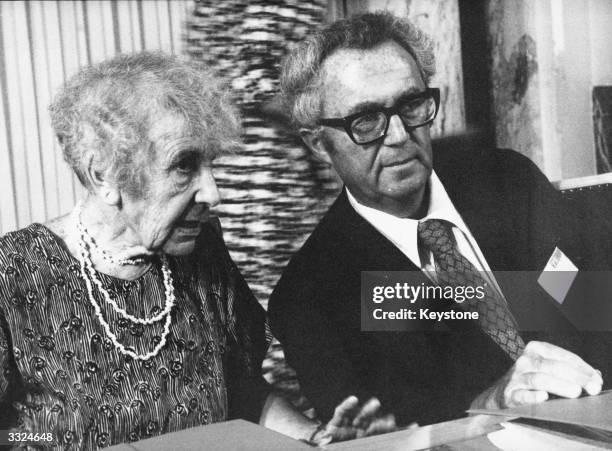 Austrian-born British psychoanalyst Anna Freud, daughter of Sigmund Freud, with American psychoanalyst Leo Rangell at the 27th Congress of the...