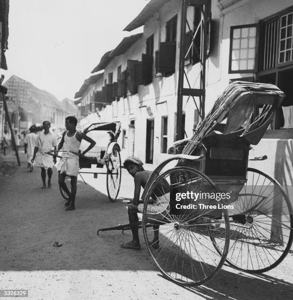 Who Invented Riskshaw Portuguese State Of India Photos and Premium High Res Pictures - Getty ...