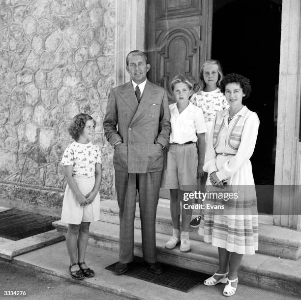 The Greek Royal family from left to right: Princess Irene, King Paul, Crown Prince Konstantin, Princess Sophie and Queen Frederika.