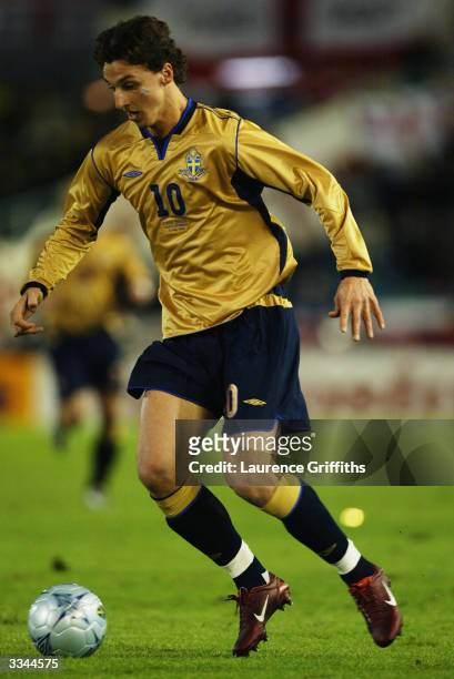 Zlatan Ibrahimovic of Sweden runs with the ball during the International Friendly match between Sweden and England held on March 31, 2004 at Ullevi...