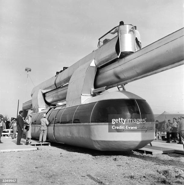 Lockheed Monorail 10,901 1950s Train Stock Photos, High-Res Pictures, and Images - Getty ...