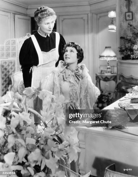 Luise Rainer plays Anna Held in the film 'The Great Ziegfeld', a biopic of the Broadway impresario Florenz Ziegfeld.