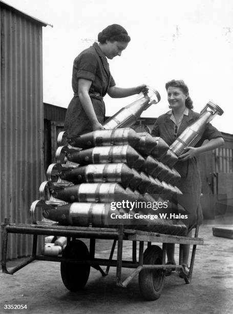 944 Distress Rocket Stock Photos, High-Res Pictures, and Images - Getty ...