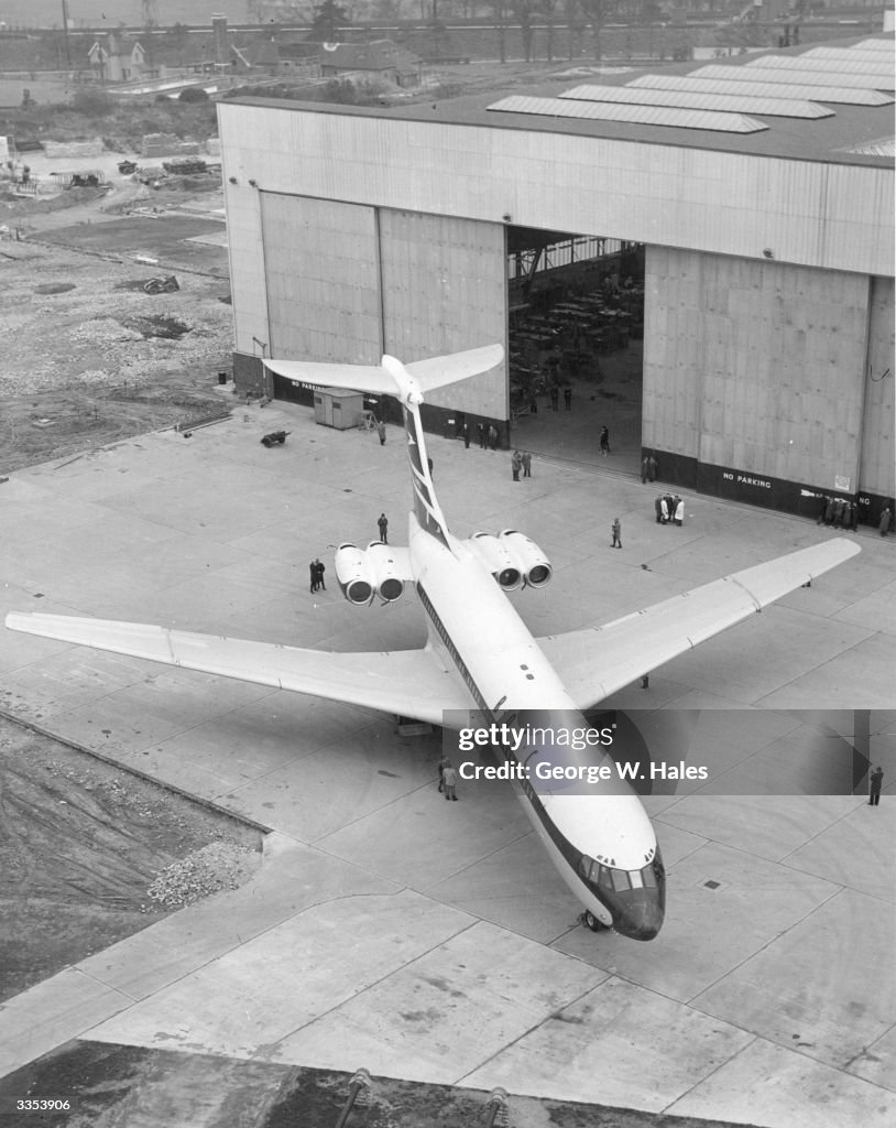 The most powerful airliner in the world, the Vickers VC 10, outside ...