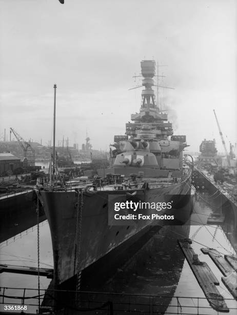 24 Royal Navy Battleship Hms Repulse Stock Photos, High-Res Pictures ...