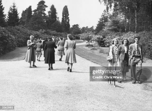 Visitors at the residence of Princess Elizabeth and the Duke of Edinburgh on Windlesham Moor, Surrey.