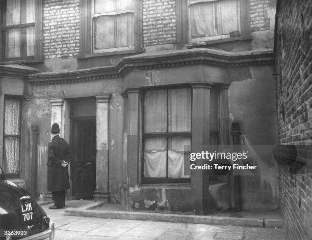 Number 10 Rillington Place 110 10 Rillington Place Stock Photos, High-Res Pictures, and Images ...