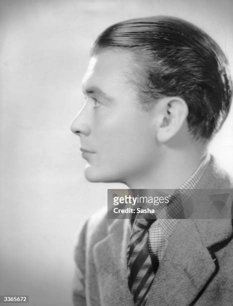 British actor John Mills, the star of many films including 'The History of Mr Polly' and 'Great Expectations'.