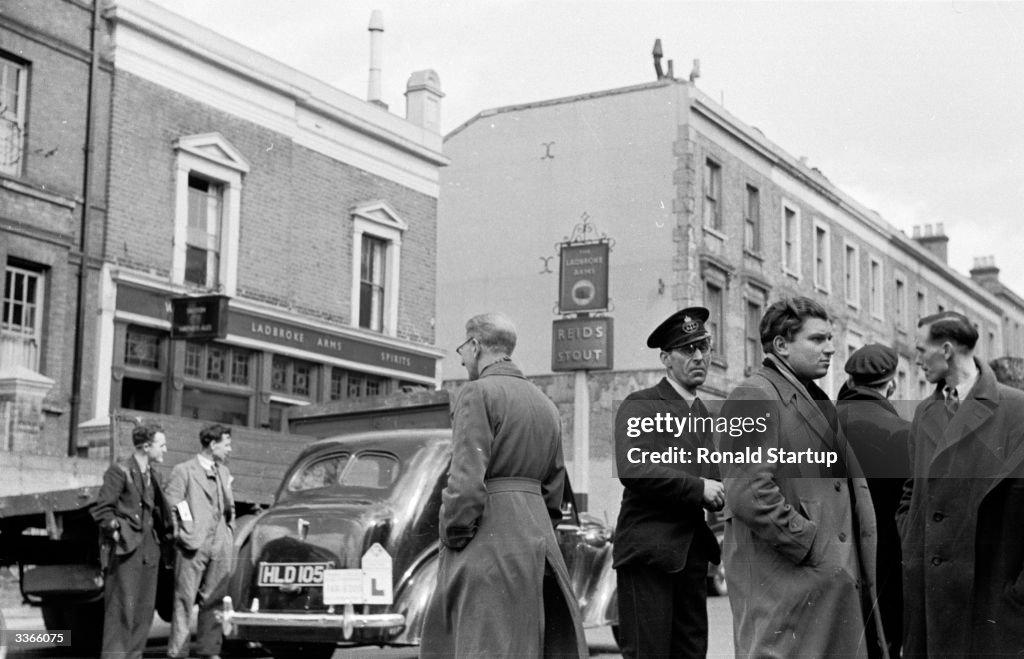 Where Was Rillington Place Map Police, Press and the plain curious descend upon Rillington Place in ...