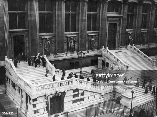 Judges, Lawyers, Court Clerks and other legal personnel leaving the Palais De Justice in Paris to visit the house of Dr Marcel Petiot who was accused...