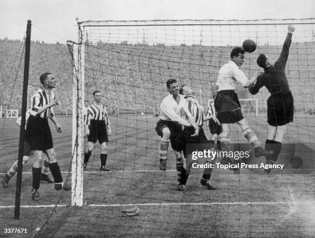 26 Mapson Stock Photos, High-Res Pictures, and Images - Getty Images