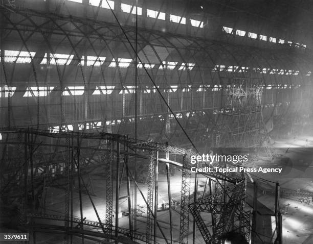Zeppelin Frame 83 Framework Of Zeppelin Stock Photos, High-Res Pictures, and Images ...