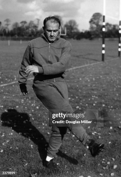 Argentinian born Spanish footballer Alfredo Di Stefano, who was the top scorer in the Spanish league five times between 1954 and 1960, training...