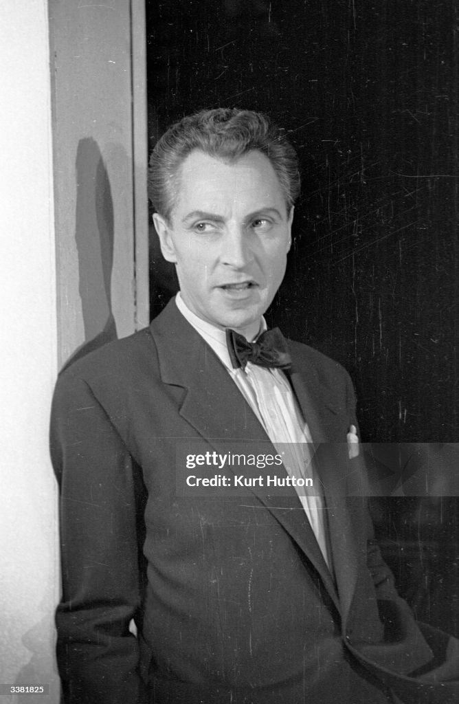 Alan Weekly Actor British actor Alan Wheatley as Louis Riberac in a scene from J B ...