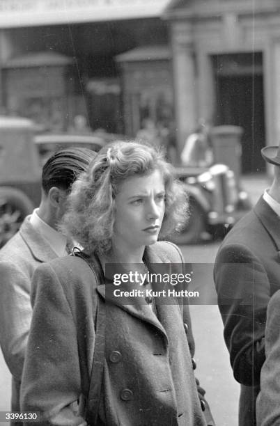 118 Cigarette Queue Stock Photos, High-Res Pictures, and Images - Getty ...