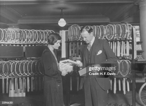 20 Evelyn Colyer Stock Photos, HighRes Pictures, and Images Getty Images