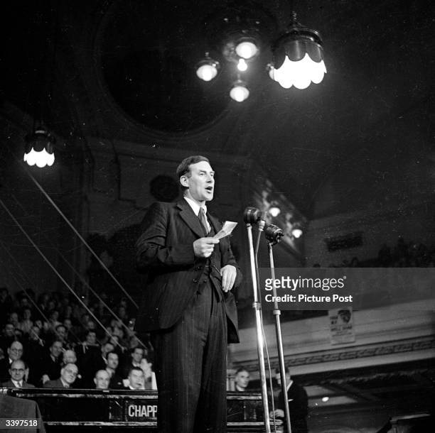 Lawyer and newly elected Labour MP for Finsbury in London, J Platts-Mills, addressing supporters. Original Publication: Picture Post - 2065 - Labour...