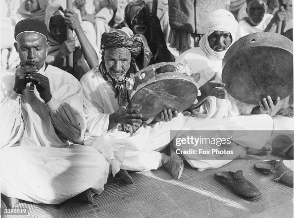 Members of a Libyan Band playing traditional Libyan instruments. News ...