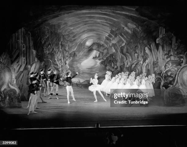 Australian ballet dancer Robert Helpmann and the British dancer Margot Fonteyn during a performance of 'Swan Lake' at the New Theatre.