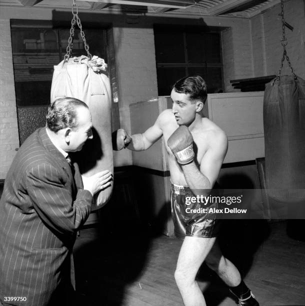 Boxing Gordon Gordon Hazell Photos and Premium High Res Pictures - Getty Images