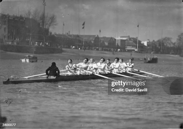 Oxford Bridge Rowing Oxford Rowing Team Photos and Premium High Res Pictures - Getty Images