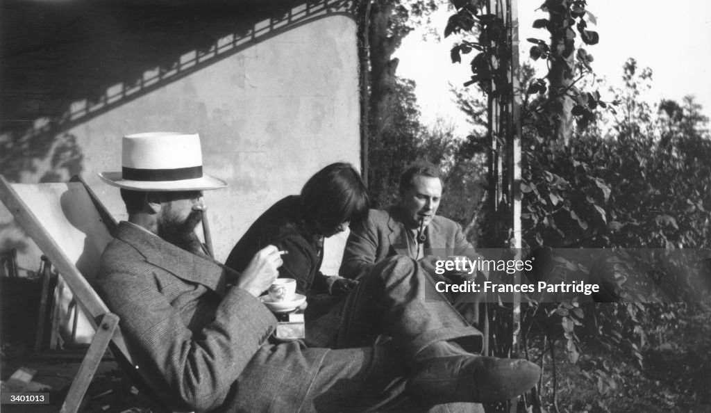 Vincent Rattray British biographer Lytton Strachey , painter Dora Carrington and ...
