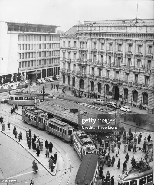 View of Parade Platz in the centre of Zurich, Switzerland, with Schweizer Kreditanstalt on the corner of Bahnhofstrasse. The Swiss Bank Corporation...