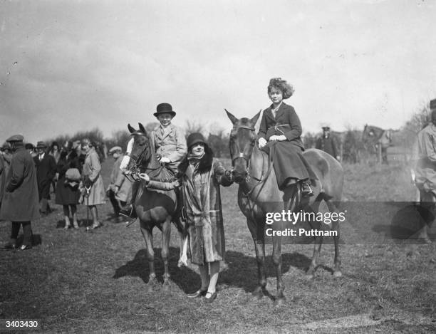 Grafton Hunt Hunters Trials at Langford Farm, Greens Norton, Towcester, Northamptonshire. Diane and Peter Starkey with their mother.