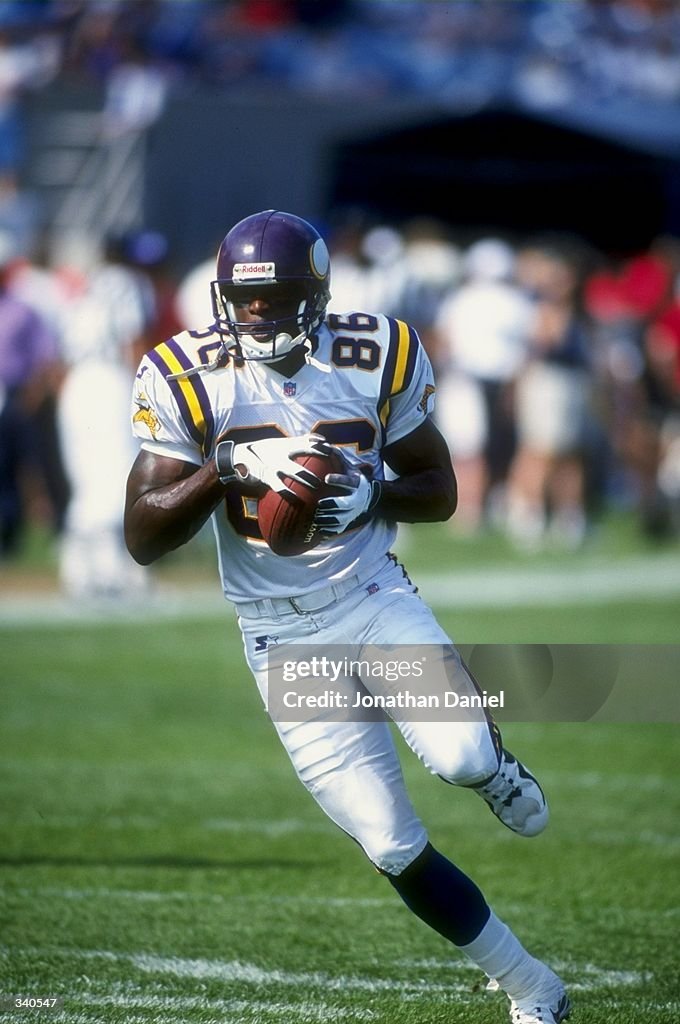 Wide receiver Jake Reed of the Minnesota Vikings in action during a ...