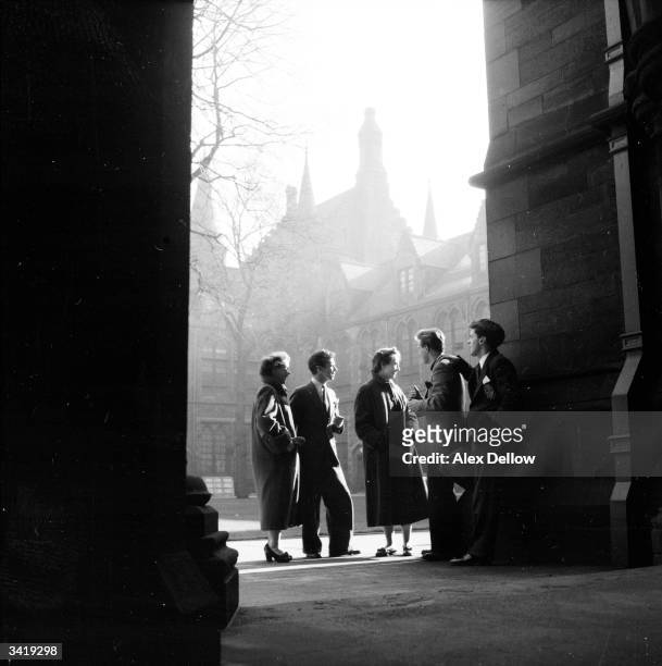 Students of the Scottish College of Dramatic Art attend a course on the history of drama at Glasgow University. The college offers practical courses...