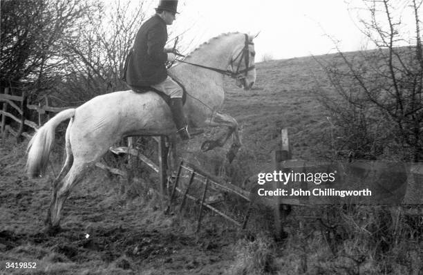 Pytchley The Pytchley Hunt Photos and Premium High Res Pictures - Getty Images