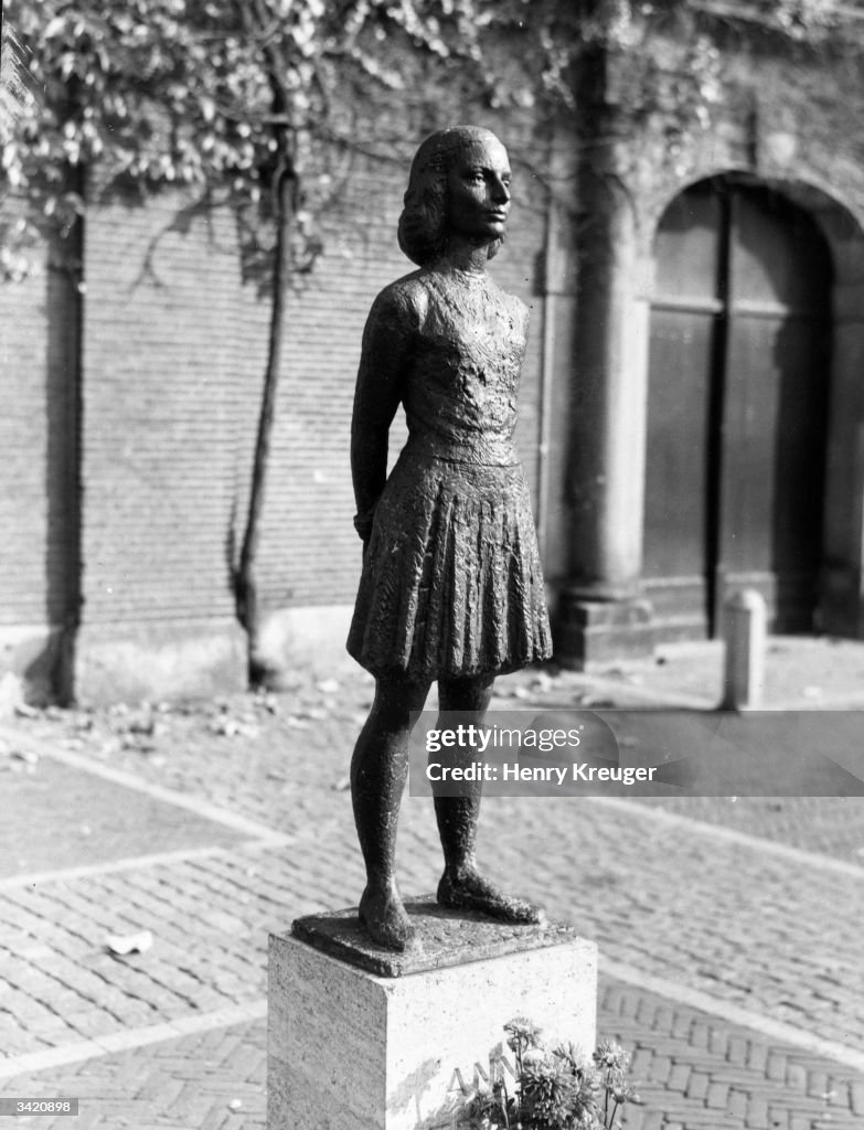 Anne Frank Statue