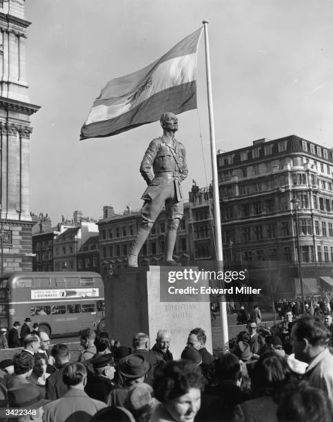 Statue, sculpted by Jacob Epstein, of Field Marshal The Rt Hon Jan Christiaan Smuts in Parliament Square .