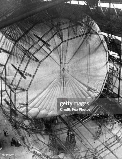 Blimp R101 408 Blimp Interior Stock Photos, High-Res Pictures, and Images - Getty ...