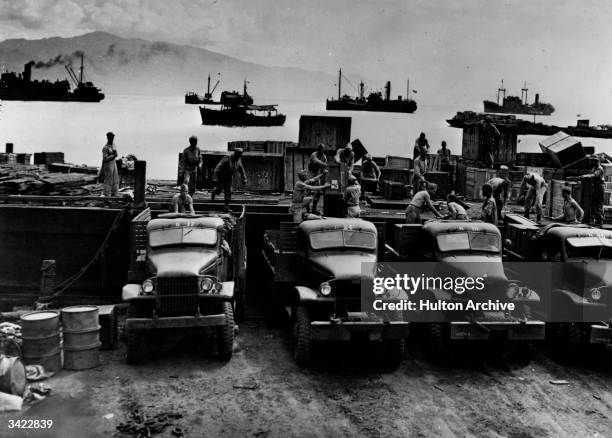 Ww2 Loading Net Ww2 Equipment Photos and Premium High Res Pictures - Getty Images